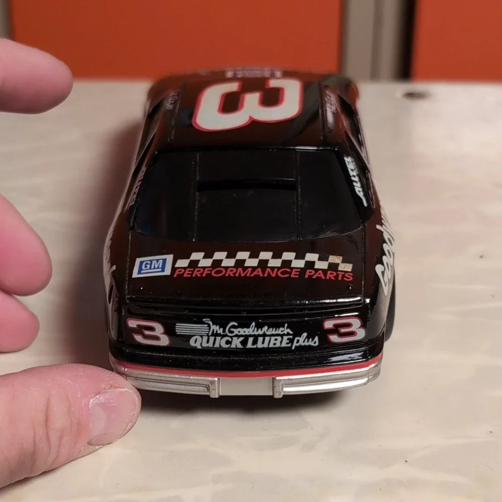 Racing Champions Goodwrench Chevrolet Lumina NASCAR Diecast Car bank 1992